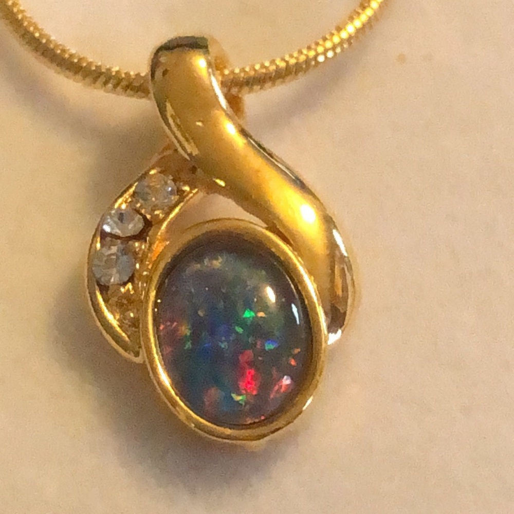 Fiery Opal & Diamond pave pendant necklace 9” 10 k (unmarked) chain new inbox